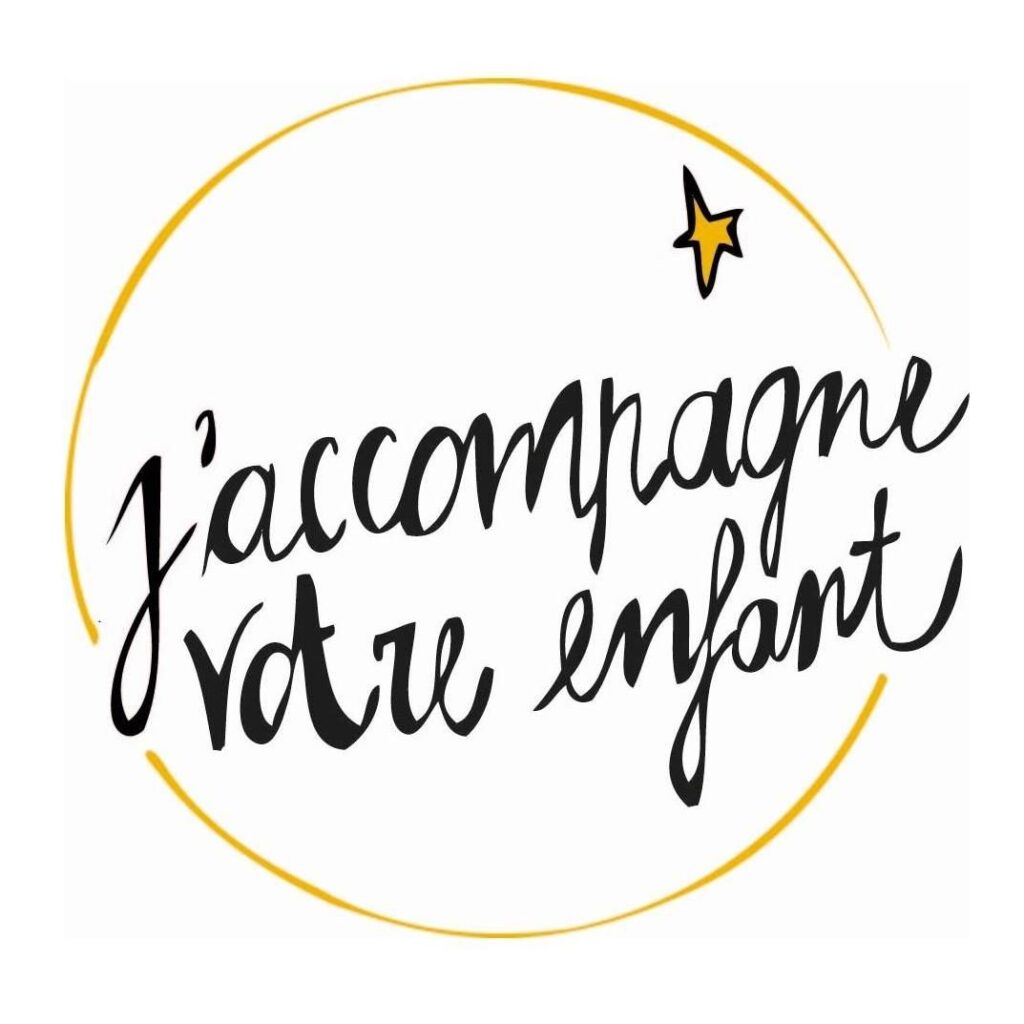 Logo calligraphié noir : 'J'accompagne votre enfant', encadré par un cercle jaune avec une petite étoile jaune.
