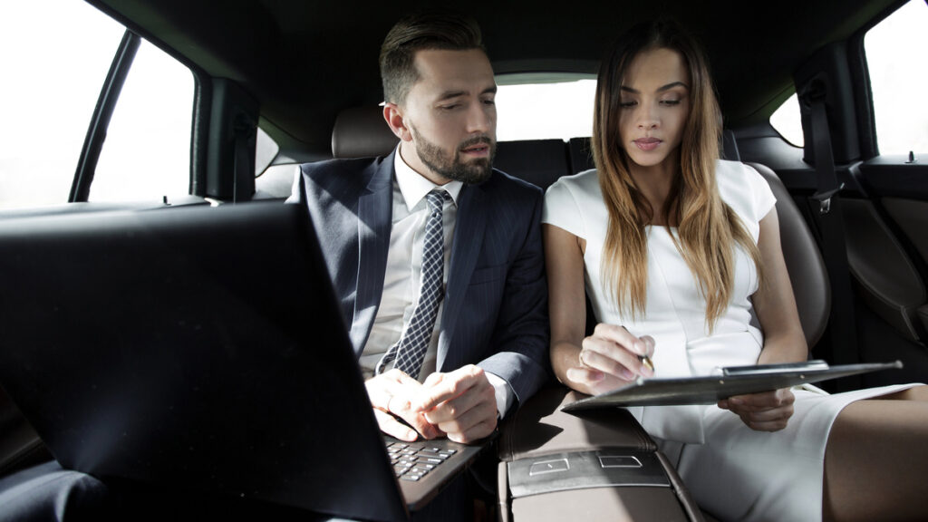 Chauffeur privé pour séminaire d'entreprise